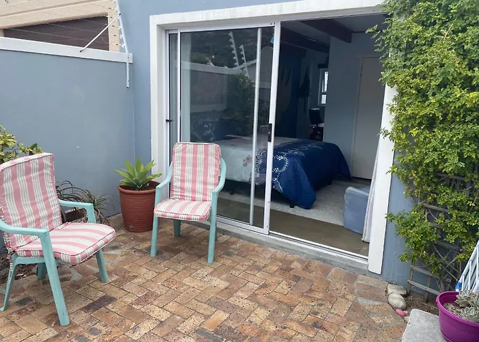 Garden Flat In Fish Hoek