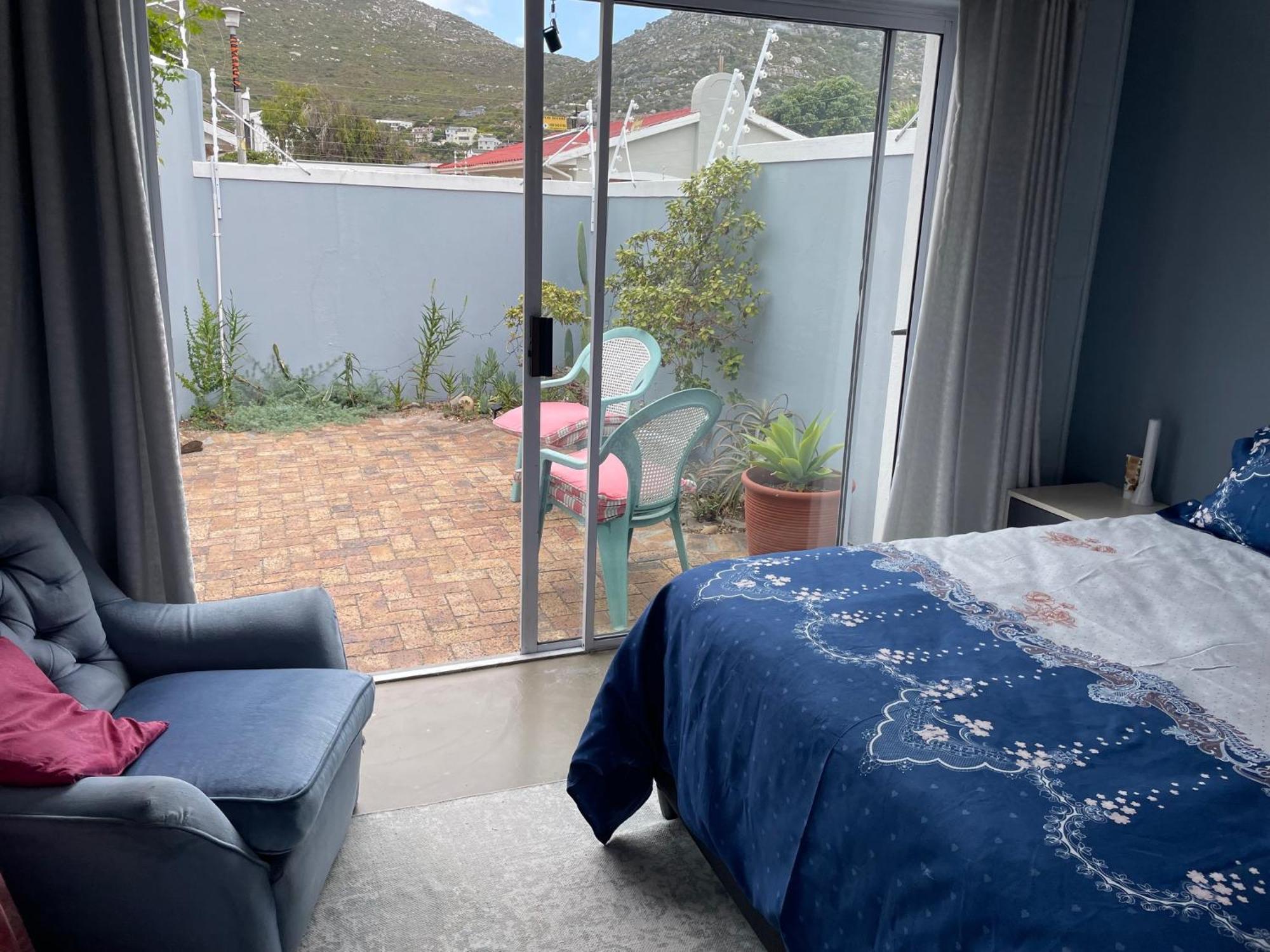 Garden Flat In Fish Hoek